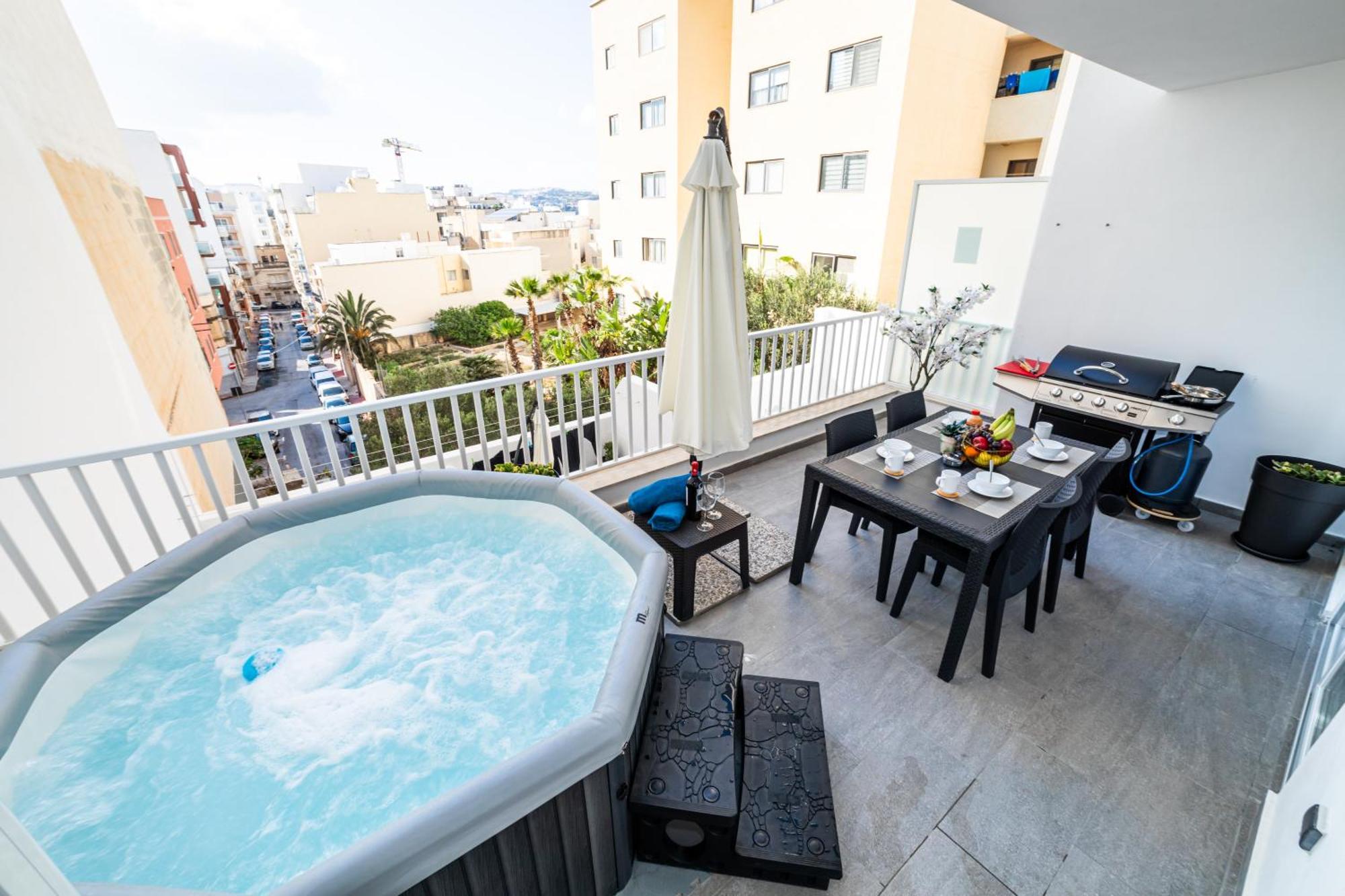 Sea Breeze, Spacious 2-Bedroom Lux Seaside Apartments St. Paul's Bay Bagian luar foto